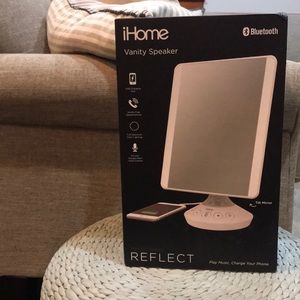 ihome vanity Bluetooth speaker